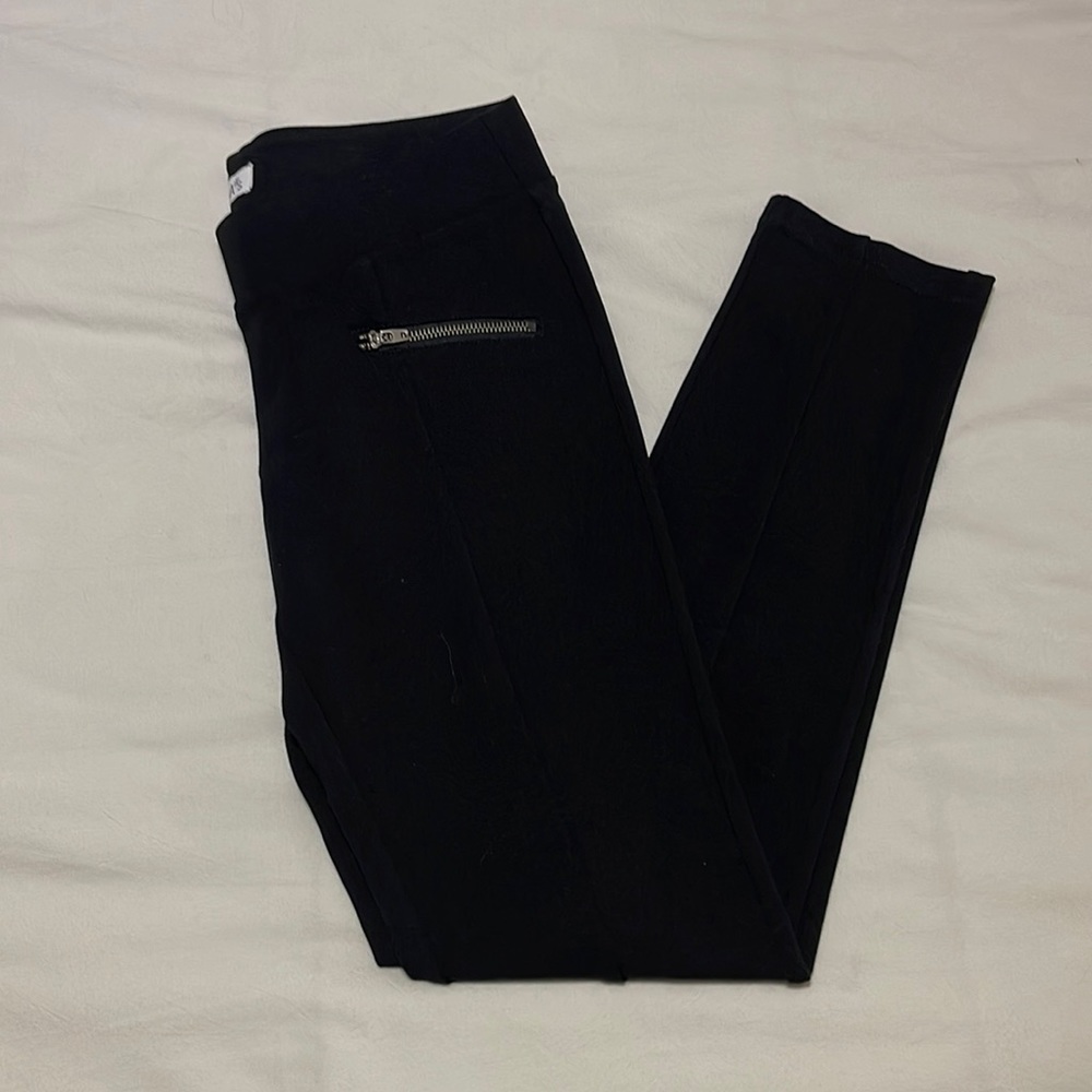 Black Delia’s pants